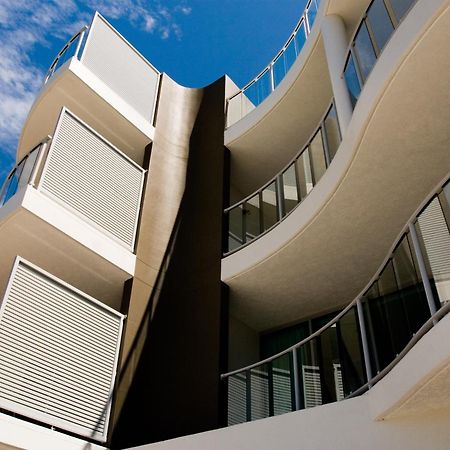 エアリービーチ アト マリーナ ショアーズアパートホテル エクステリア 写真 The exterior of the building