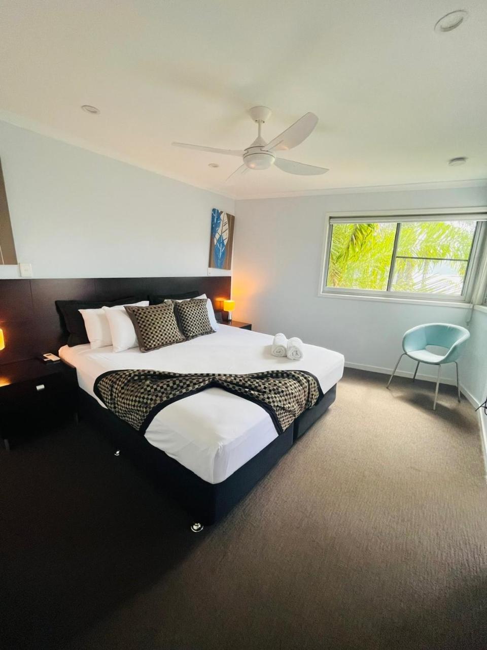 エアリービーチ アト マリーナ ショアーズアパートホテル エクステリア 写真 A bedroom at the hotel