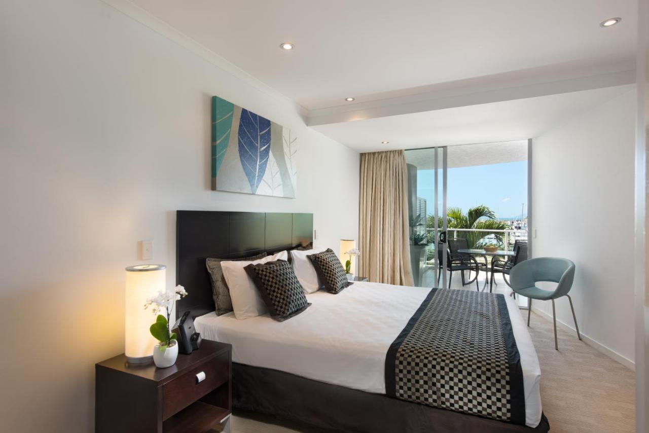 エアリービーチ アト マリーナ ショアーズアパートホテル エクステリア 写真 A bedroom at the Mantra on Hay Street